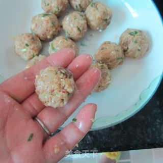 浇汁肉丸的做法步骤：3