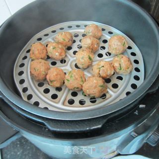 浇汁肉丸的做法步骤：5