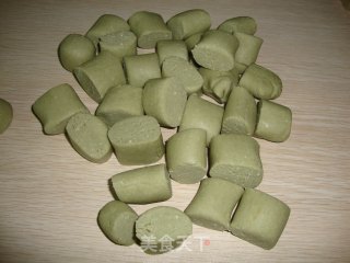 【凤梨抹茶团子】-----把不想吃的月饼变废为宝哦的做法步骤：6