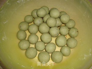 【凤梨抹茶团子】-----把不想吃的月饼变废为宝哦的做法步骤：10
