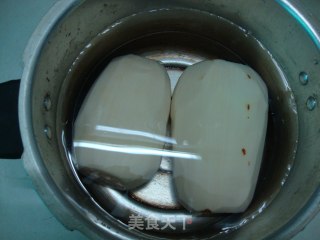 【莲藕骨头汤】-----秋天是吃莲藕的最佳季节哟的做法步骤：2