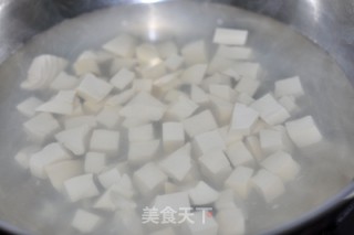 中秋节快乐---节日大餐--简单易做 黄金嫩豆腐的做法步骤：2