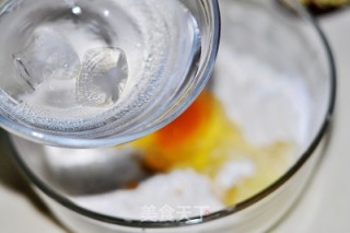谁都可以是大厨：节日大餐简单做-----咖喱里脊肉的做法步骤：2