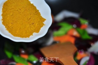 谁都可以是大厨：节日大餐简单做-----咖喱里脊肉的做法步骤：6