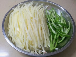 炒土豆丝的做法步骤：2