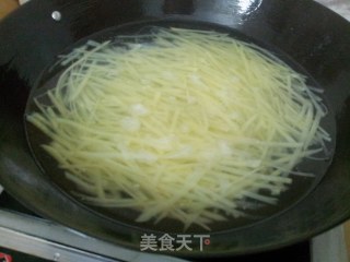 炒土豆丝的做法步骤：4