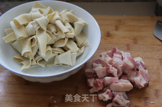 中秋家宴——五花肉焖千张结的做法步骤：2