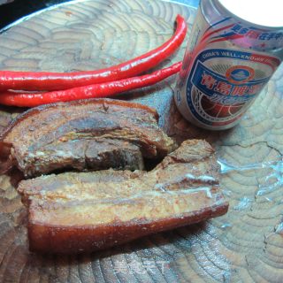 啤酒腊肉的做法步骤：1