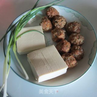 丸子豆腐汤的做法步骤：1