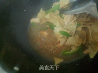 尖椒炒干豆腐的做法步骤：8