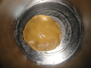 广式五仁月饼的做法步骤：12