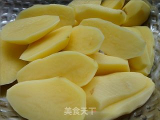 土豆盖被的做法步骤：1