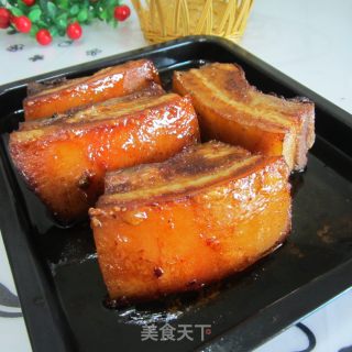 微波红油蒜米腊肉的做法步骤：1