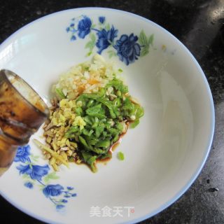 微波红油蒜米腊肉的做法步骤：6