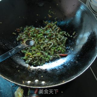 辣椒丁炒咸豆角的做法步骤：5