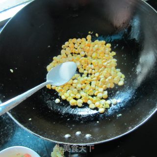 甜玉米炒饭的做法步骤：4