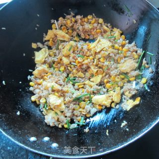 甜玉米炒饭的做法步骤：9