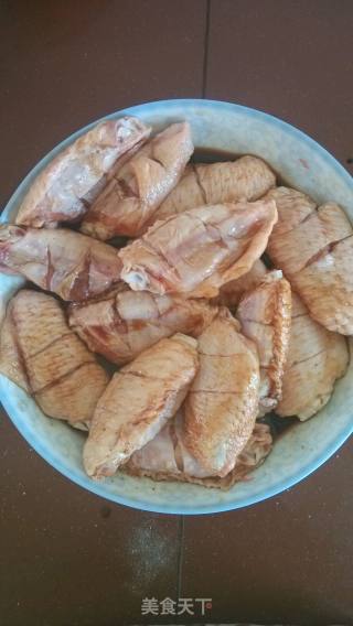 可乐鸡翅的做法步骤：2