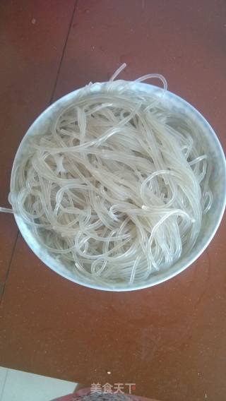 猪肉炖粉条的做法步骤：3