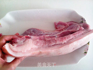脆皮烧肉的做法步骤：1