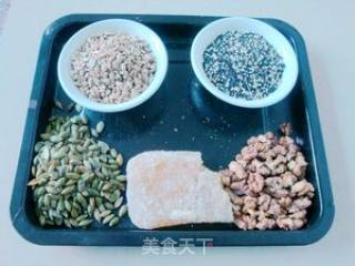 五仁月饼的做法步骤：1