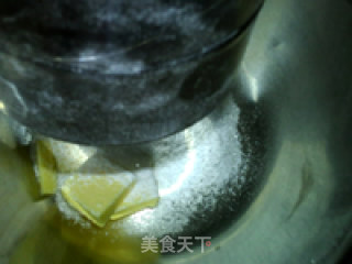 炭烧莲蓉蛋黄月饼的做法步骤：3