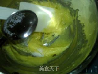 炭烧莲蓉蛋黄月饼的做法步骤：5