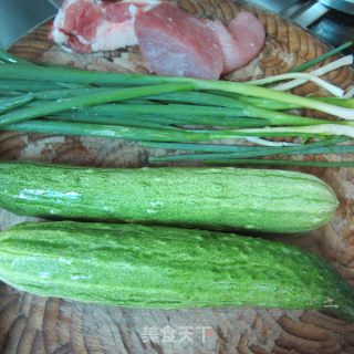 黄瓜肉筒的做法步骤：1