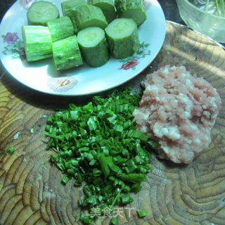 黄瓜肉筒的做法步骤：2