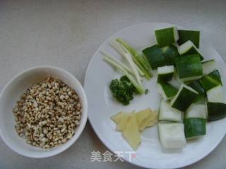 滋阴益气----冬瓜薏仁鸭肉汤的做法步骤：2
