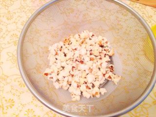 爆米花--自制简单美味的做法步骤：2