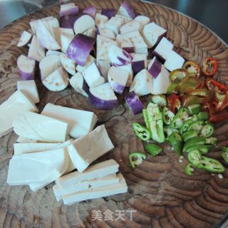 茄子烧豆腐的做法步骤：1