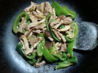 香菇青椒炒肉片的做法步骤：8