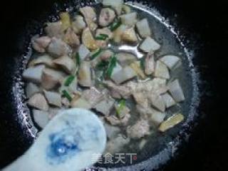 芋头炒肉的做法步骤：8