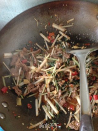 芹菜炒黄牛肉的做法步骤：7