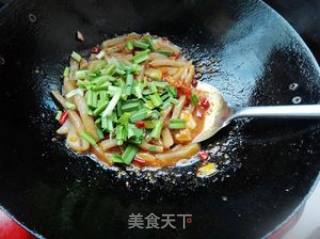 野番茄烧蘑芋的做法步骤：9