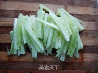 咸蒜苔炒黄瓜的做法步骤：1