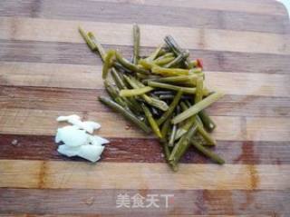 咸蒜苔炒黄瓜的做法步骤：2