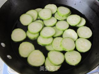 丝瓜油球汤的做法步骤：5