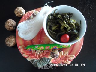 酸菜粉丝汤的做法步骤：1
