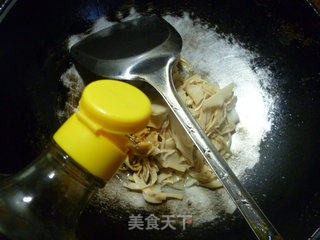 芹菜炒水笋的做法步骤：5