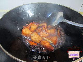 板栗红烧肉的做法步骤：4