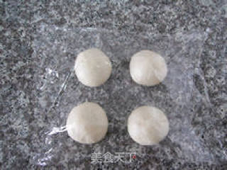 【芝麻肉松面包】--- 简易的营养餐包的做法步骤：8