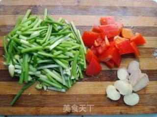 野韭菜苔回锅肉的做法步骤：3