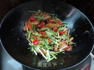 野韭菜苔回锅肉的做法步骤：7
