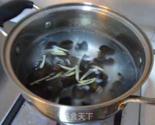 酸辣鸡蛋汤的做法步骤：2
