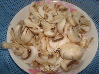 荠菜烩蘑菇的做法步骤：5