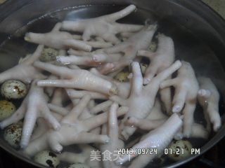 自家卤鸡爪的做法步骤：2