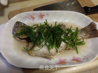 蒸鲈鱼的做法步骤：7
