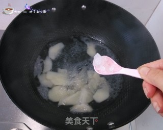冰糖雪梨汤的做法步骤：4